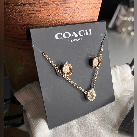 Coach Open Circle Necklace Tea Rose Stud Earrings Gift Set NWT - Picture 2 of 4